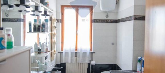 Casa de 20 habitaciónes en San Marcello, Italy No. 7020 29