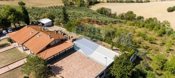 Casa de 20 habitaciónes en San Marcello, Italy No. 7020 3