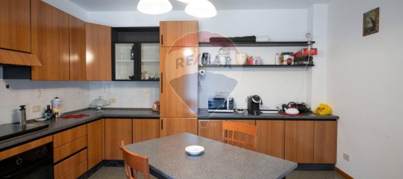 Casa de 20 habitaciónes en San Marcello, Italy No. 7020 15