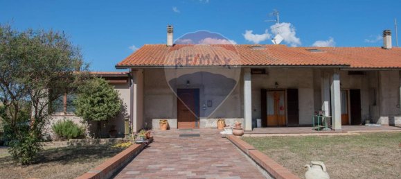 Casa de 20 habitaciónes en San Marcello, Italy No. 7020 10