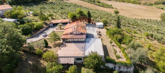 Casa de 20 habitaciónes en San Marcello, Italy No. 7020 4