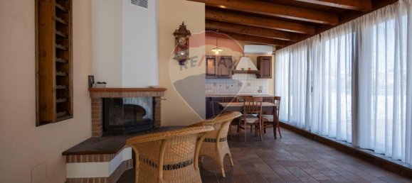 Casa de 20 habitaciónes en San Marcello, Italy No. 7020 24