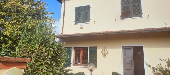 7 rooms House in Carrara, Italy No. 169083 3