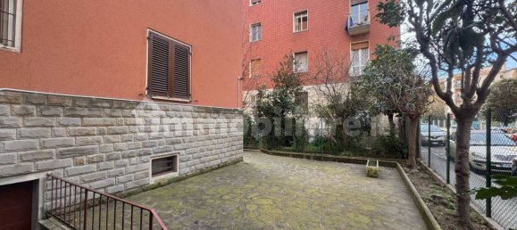 Apartamento de 3 dormitorios en Bologna, Italy No. 29887 5