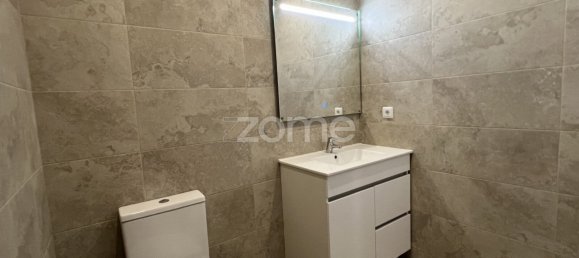 5 bedrooms House in Senhora da Hora, Portugal No. 132894 2