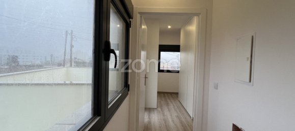 5 bedrooms House in Senhora da Hora, Portugal No. 132894 9