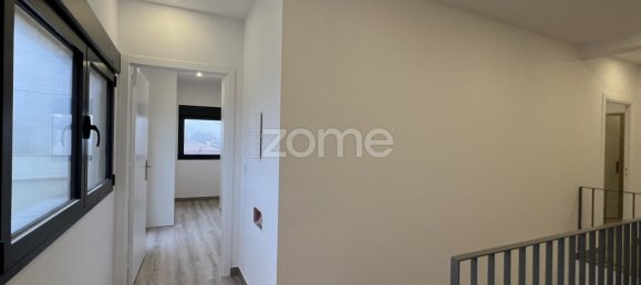 5 bedrooms House in Senhora da Hora, Portugal No. 132894 8