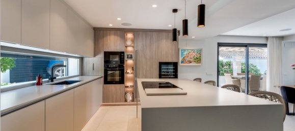 4 Schlafzimmer Villa in Marbella, Spain, Nr. 142829 17