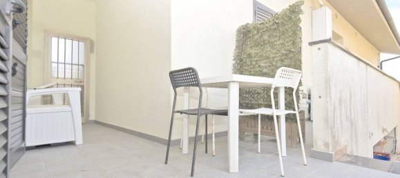 Apartamento de 2 dormitorios en Grosseto, Italy No. 177230 2