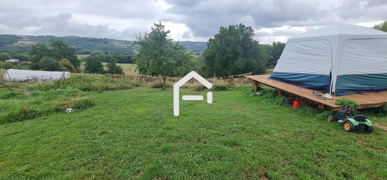 Terreno en Objat, France 16840 m² No. 331880