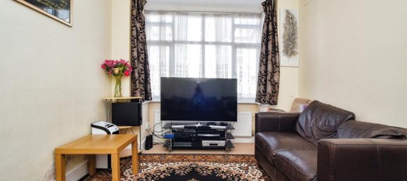 3 bedrooms Commercial property in Watford, United Kingdom No. 6038 2