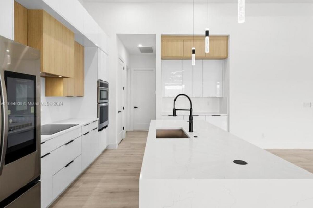 Дом с 4 спальнями в Кейп-Корал, США № 371526