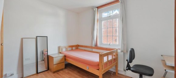 3 chambres Maison à Epsom, United Kingdom No. 9691 7