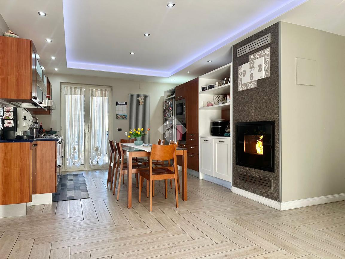 4 rooms Apartment in Giugliano in Campania, Italy No. 235962