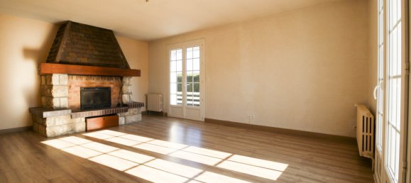 4 bedrooms House in Chatillon-Coligny, France No. 103310 20