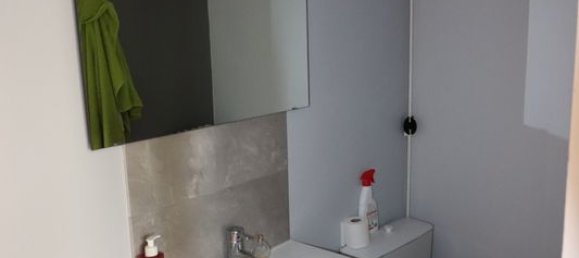 2-salle Appartement à Bayeux, France No. 190648 4