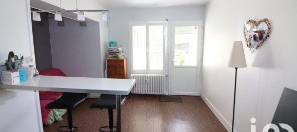 2-salle Appartement à Bayeux, France No. 190648 5