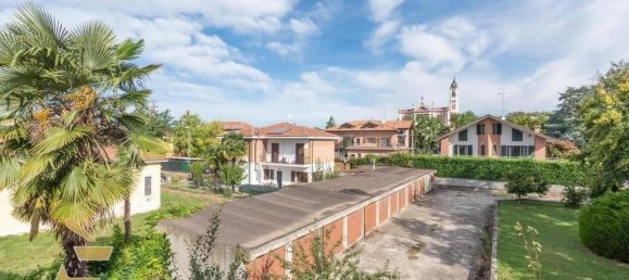 4 rooms Apartment in Alessandria, Italy No. 90671 8