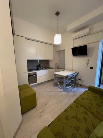 2 rooms Apartment in Milan, Italy No. 246838