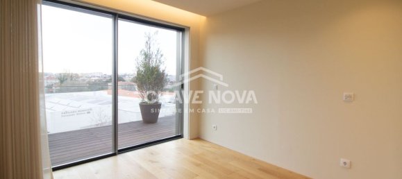 4 bedrooms Penthouse in Vila Nova de Gaia, Portugal No. 12406 13