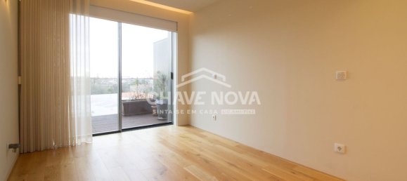 4 bedrooms Penthouse in Vila Nova de Gaia, Portugal No. 12406 8