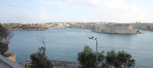 1 bedroom Maisonette in Valletta, Malta No. 9694 4
