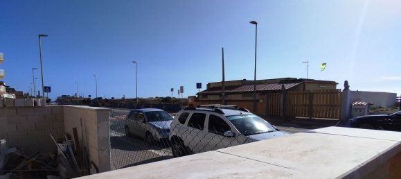 3 rooms Apartment in Pomezia, Italy No. 226920 3