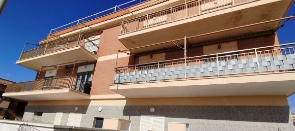 3 rooms Apartment in Pomezia, Italy No. 226920 7