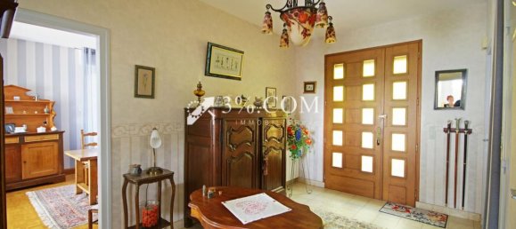 5 bedrooms House in Flixecourt, France No. 247723 2