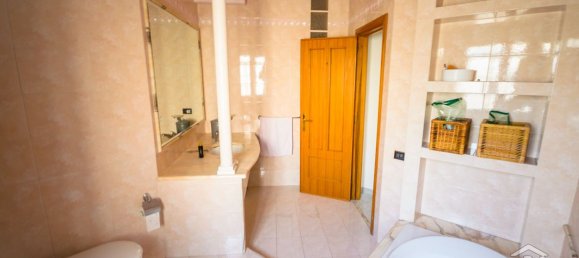 5-salle Appartement à Manfredonia, Italy No. 118419 14