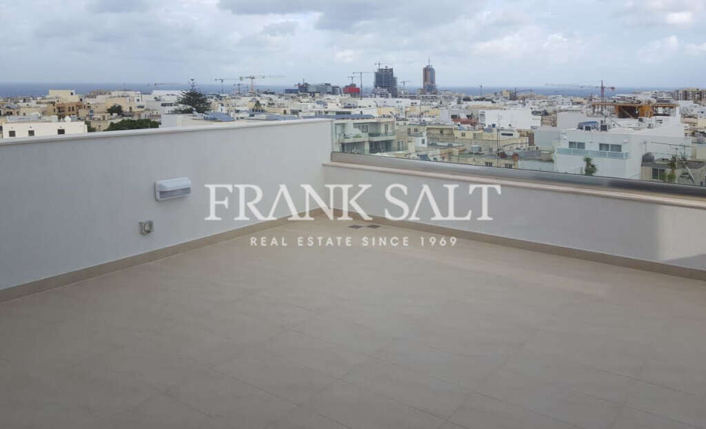 3 bedrooms Penthouse in Swieqi, Malta No. 4252