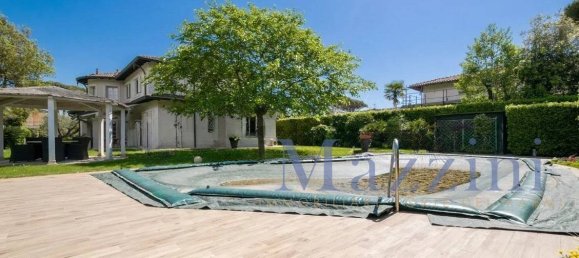 5 bedrooms Villa in Forte dei Marmi, Italy No. 264813 9