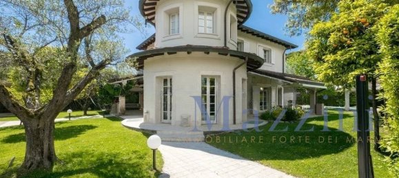 5 bedrooms Villa in Forte dei Marmi, Italy No. 264813 3