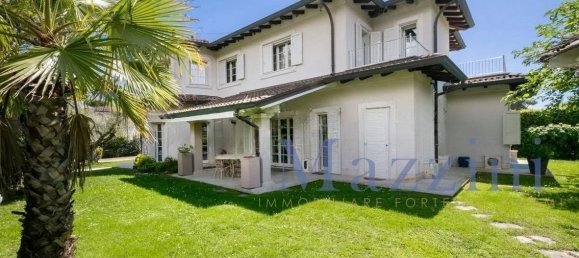 5 bedrooms Villa in Forte dei Marmi, Italy No. 264813 10
