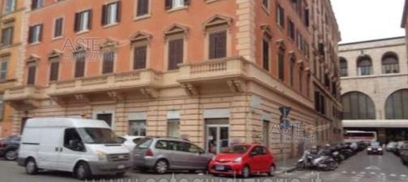 5 rooms Apartment in Rome, Italy No. 290144 17