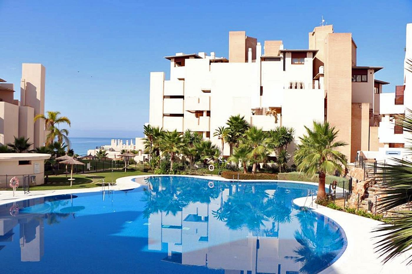 3 bedrooms Apartment in Estepona, Spain No. 20236