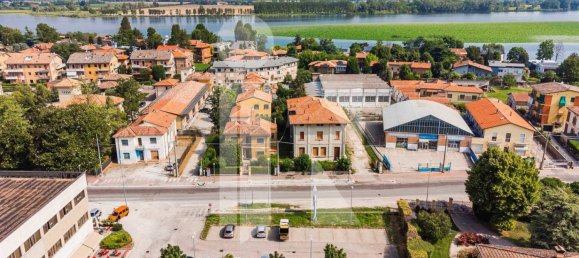 15 chambres Maison à Mantua, Italy No. 245863 3