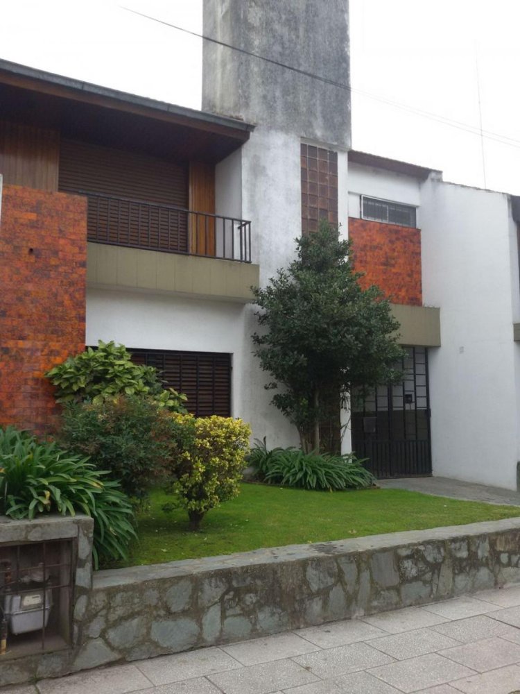 3 bedrooms House in General Rodriguez, Argentina No. 81942