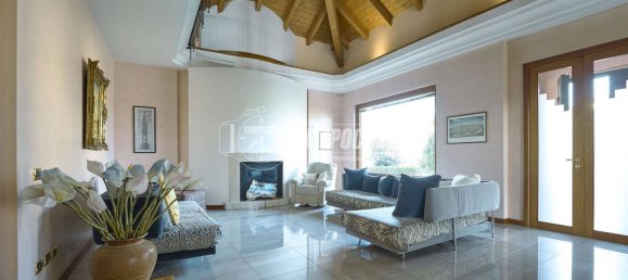 4 Schlafzimmer Villa in Persico Dosimo, Italy, Nr. 16774 17