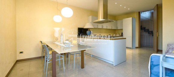 4 Schlafzimmer Villa in Persico Dosimo, Italy, Nr. 16774 21