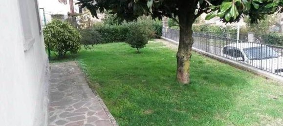 5 rooms Apartment in Bibbiena, Italy No. 255232 4