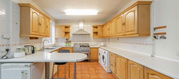 6 غرف نوم منزل في Cricklewood, United Kingdom رقم 5700 12