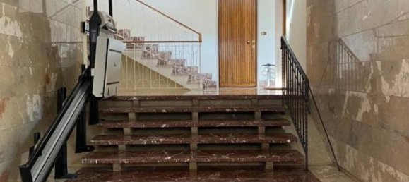 6 rooms Apartment in Rome, Italy No. 40455 4