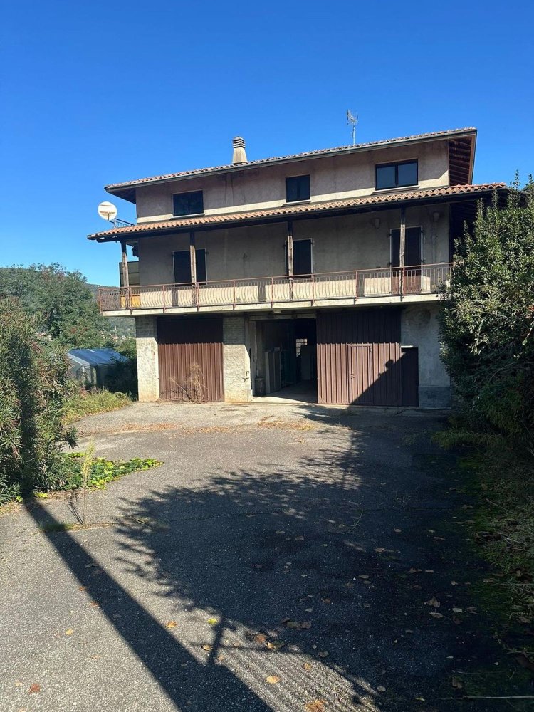 9-salle Maison à Valganna, Italy No. 3149