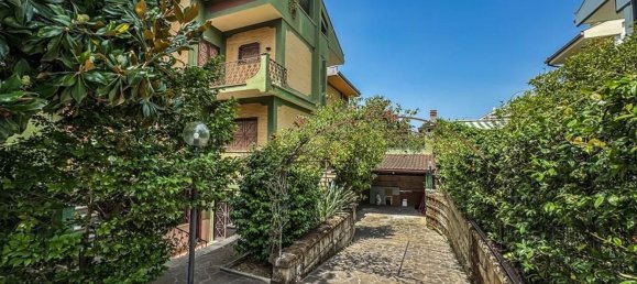 6 bedrooms Villa in Rome, Italy No. 318828 10