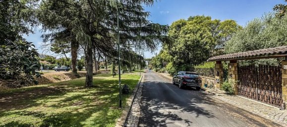 6 bedrooms Villa in Rome, Italy No. 318828 8