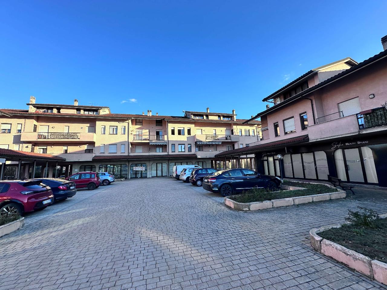 Apartamento de 2 habitaciónes en Castagnito, Italy No. 230677