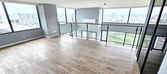 2 bedrooms Warehouse in Huai Khwang, Thailand No. 21856 4