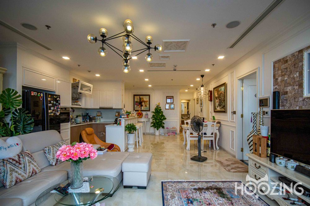 3 bedrooms Apartment in District 1, Vietnam No. 18329