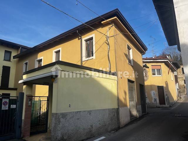1 Schlafzimmer Wohnung in Carugo, Italy, Nr. 335008